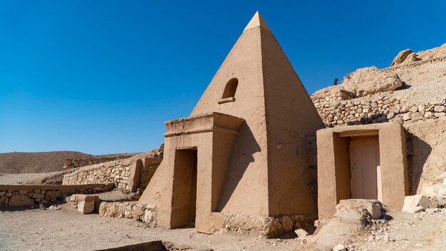 luxor-egypt-deir-elmedina