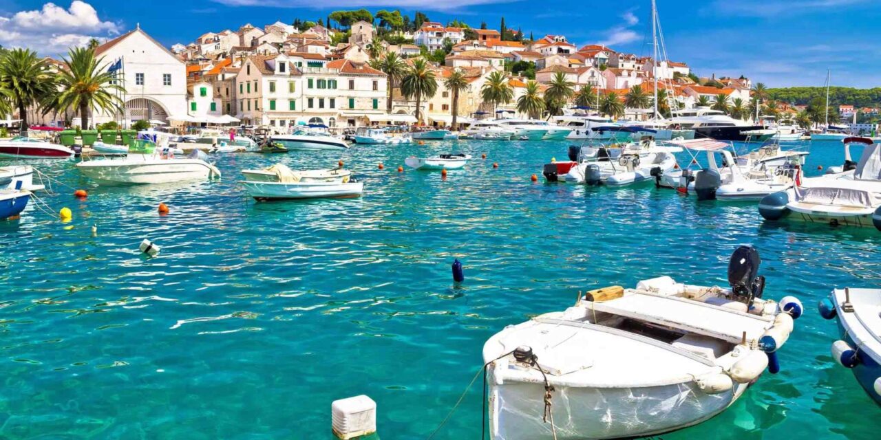 2-Day White Desert & Bahariya Oasis Adventure from Cairo