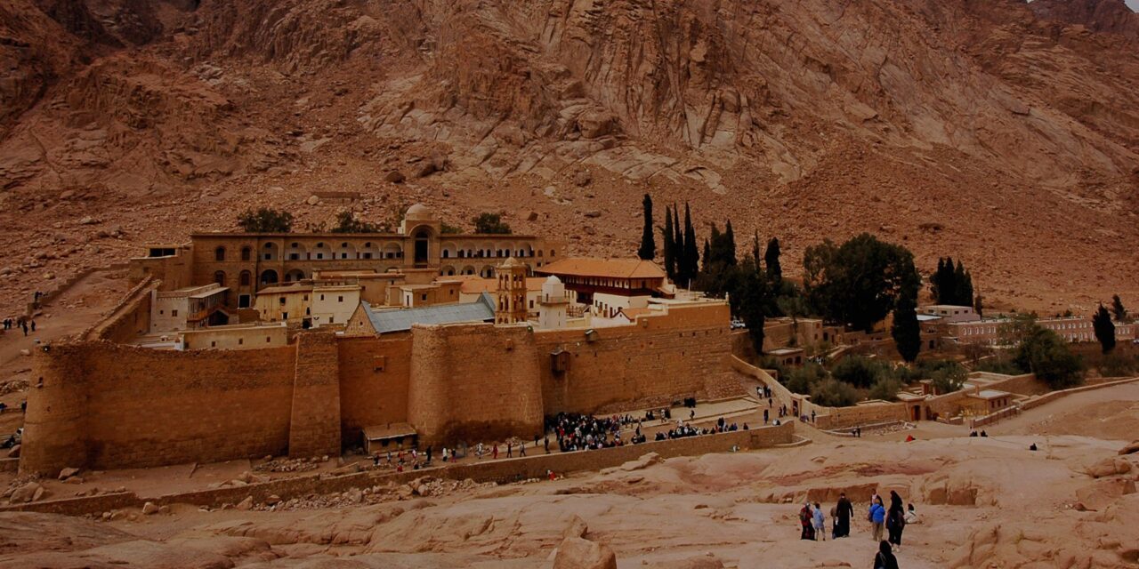 Sulle orme di Mosè: Viaggio Biblico in Egitto, Sinai e Giordania