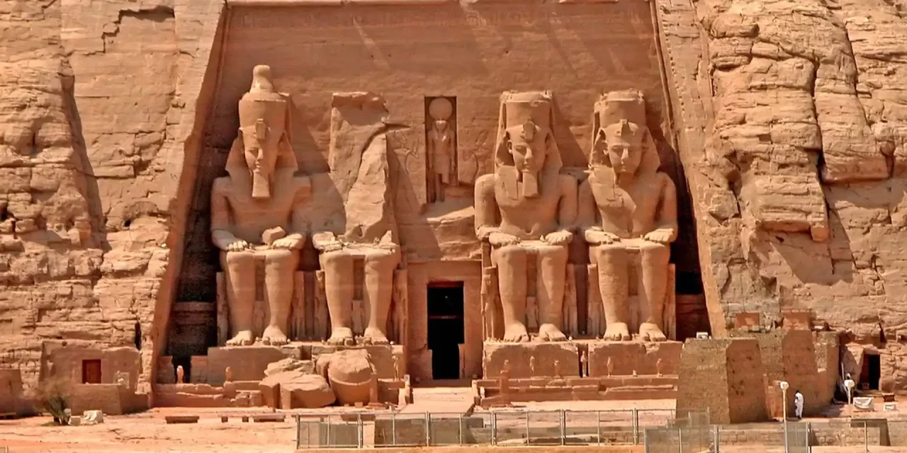Abu Simbel Under the Stars: Private Overnight Tour from Aswan