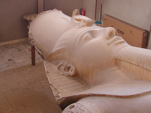 Statue-of-Ramses-II-in-Memphis